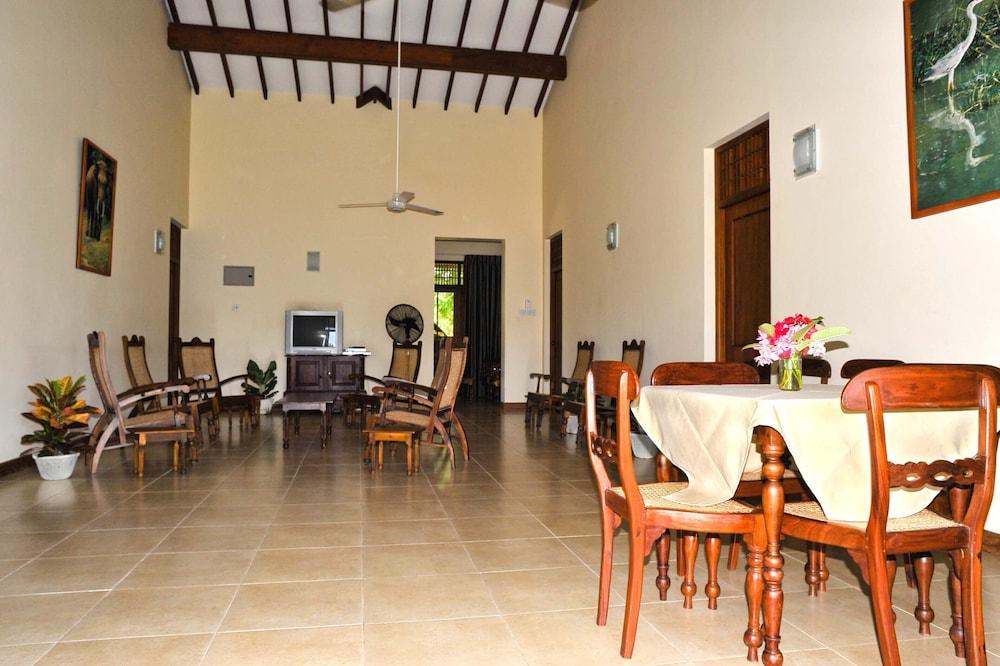 The Lake View Bungalow Yala