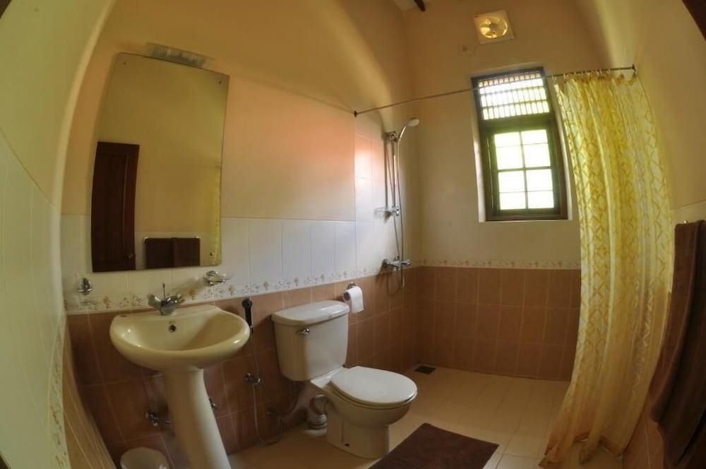 The Lake View Bungalow Yala