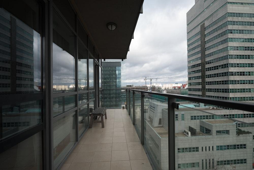 Green Wood Apartments Platinum Towers