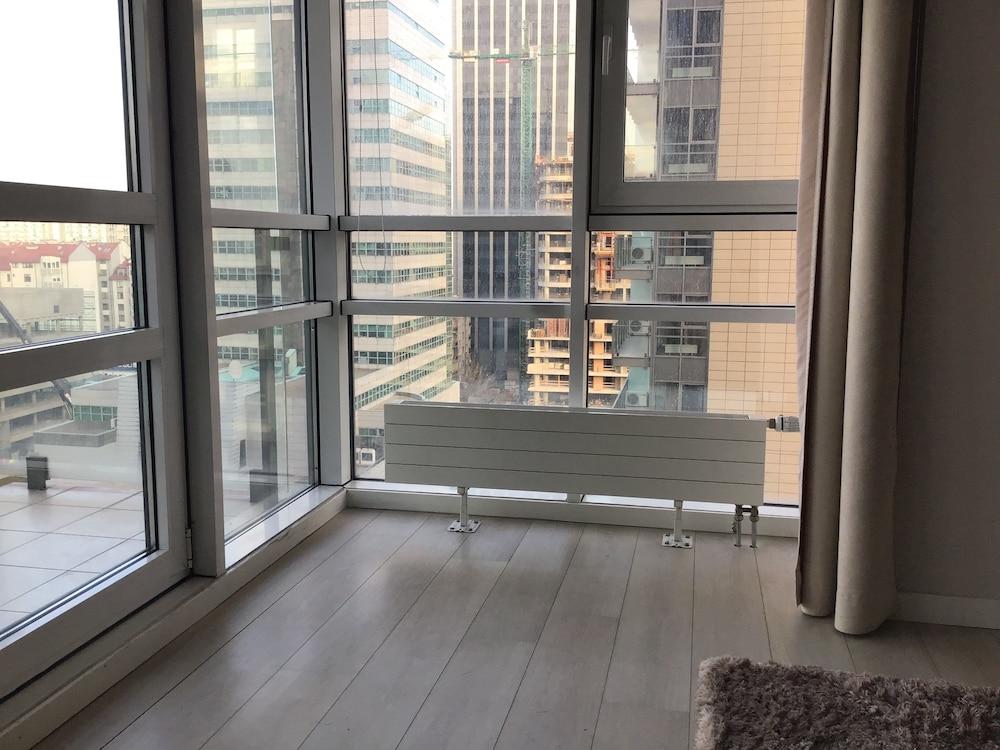 Green Wood Apartments Platinum Towers