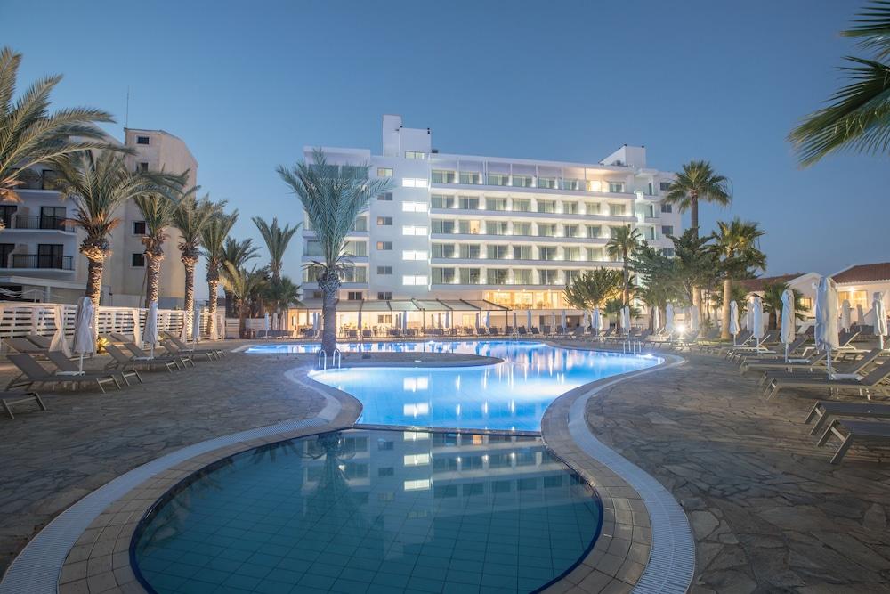 Bohemian Gardens Hotel