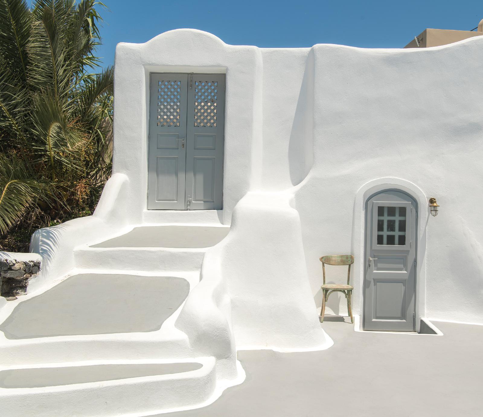 Aqua Serenity Santorini Luxury Suites