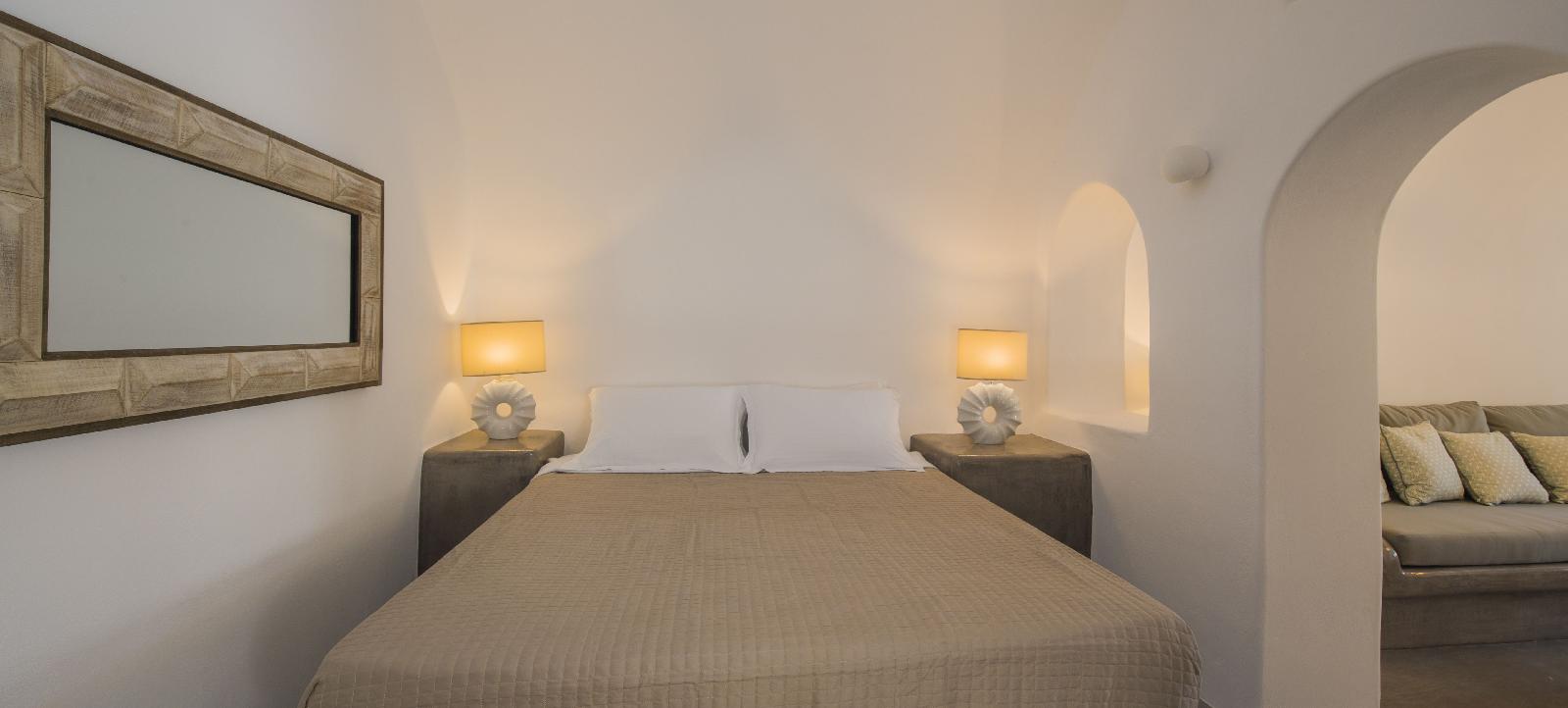 Aqua Serenity Santorini Luxury Suites
