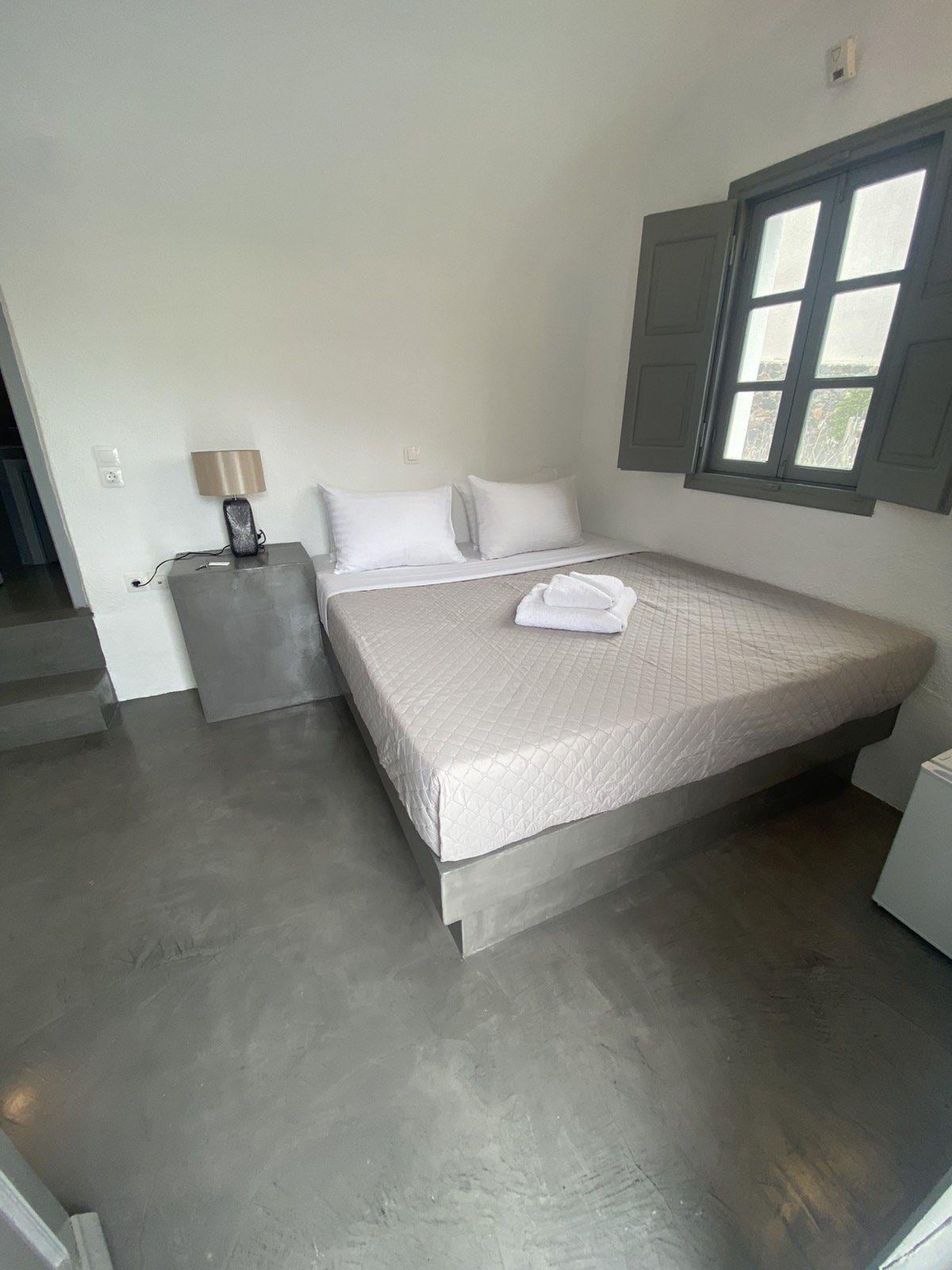Aqua Serenity Santorini Luxury Suites