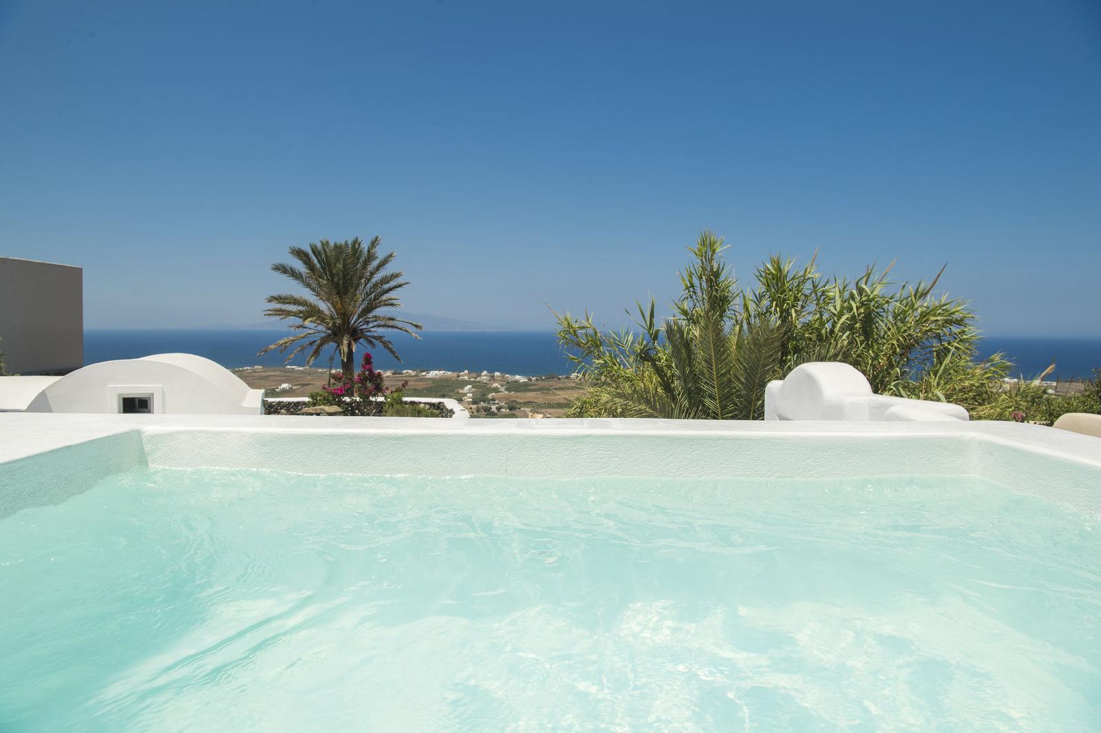 Aqua Serenity Santorini Luxury Suites