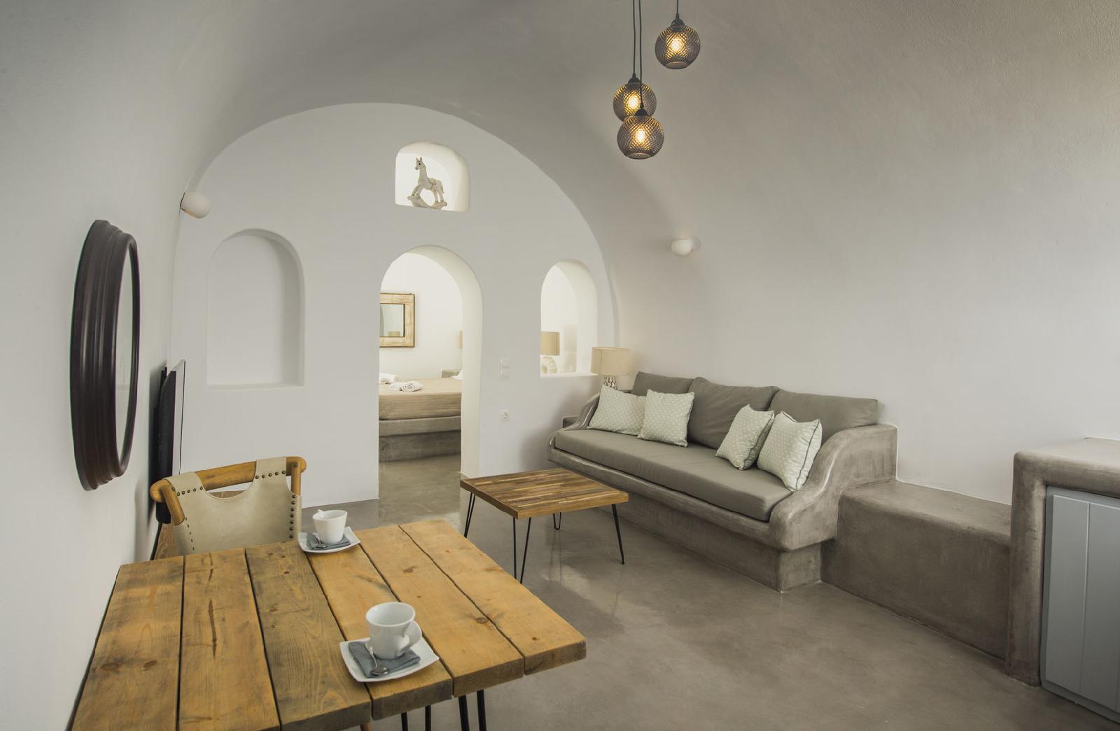 Aqua Serenity Santorini Luxury Suites