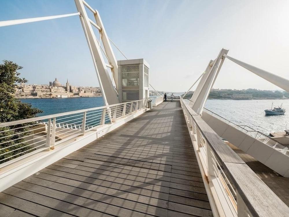 THE Ultimate Luxury, Sliema With Pool