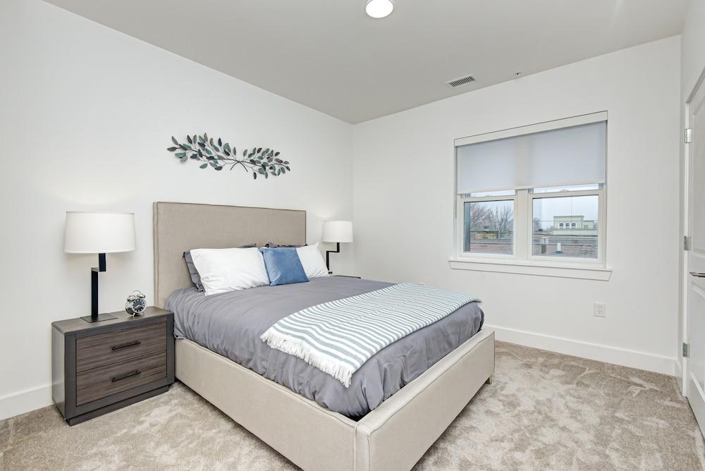 Renaissance Place Condos by Barsala