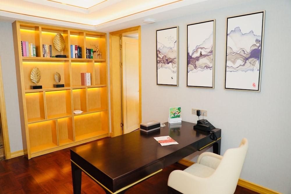 Sinotrans Huangshan Jianguo Ho