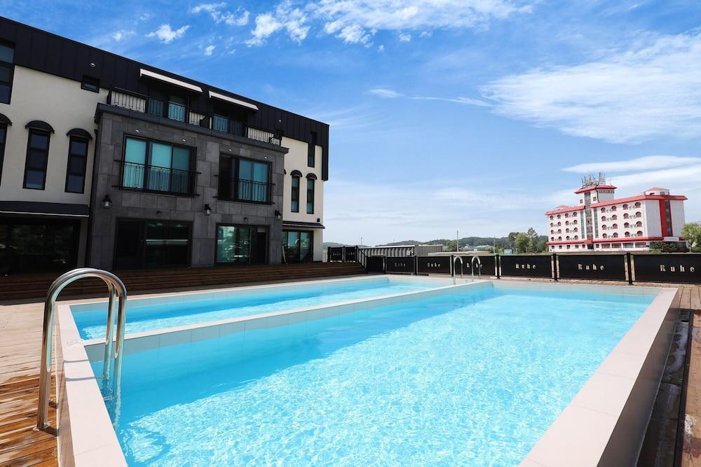 Ruhe Pool Villa