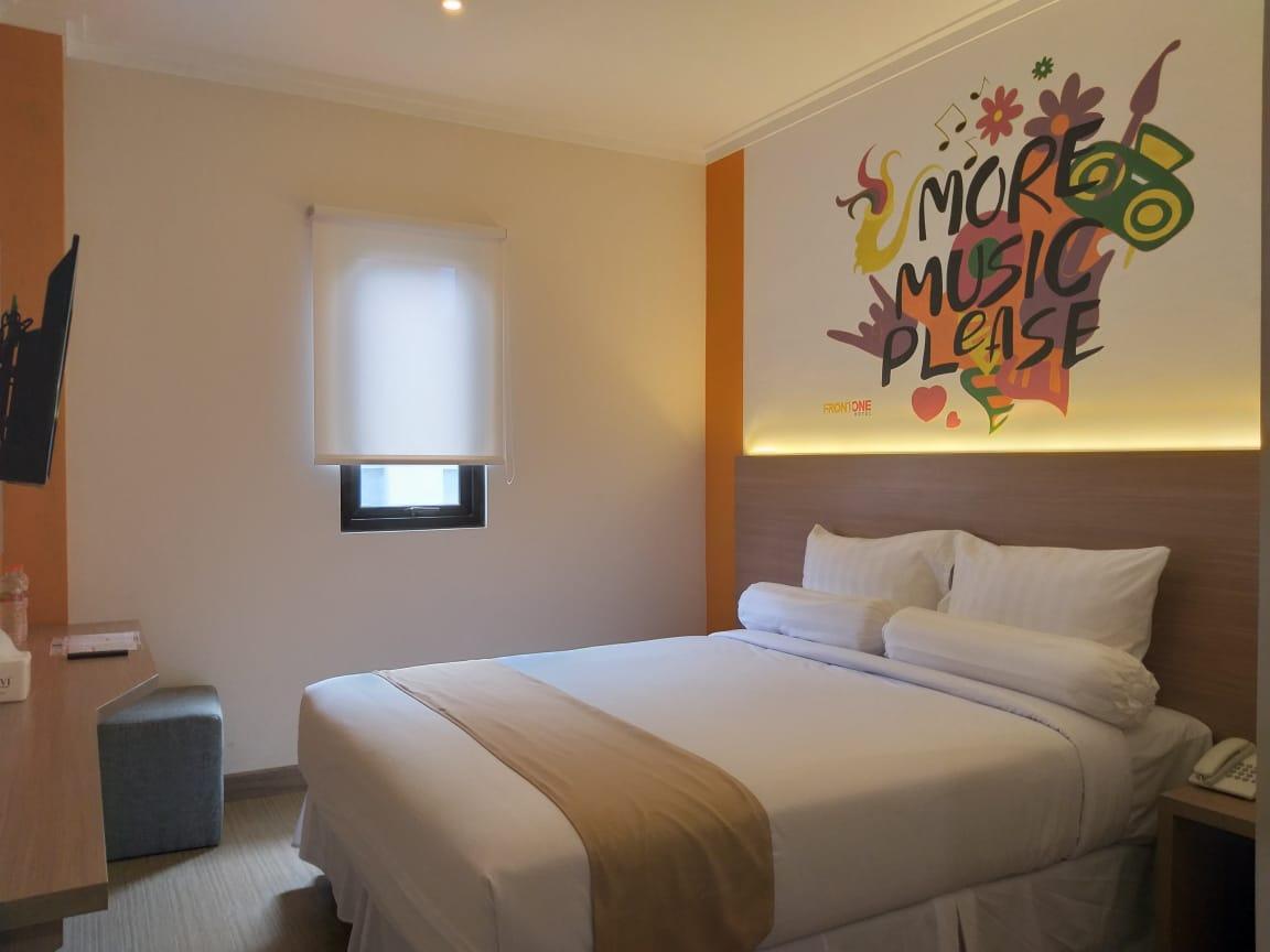 Front One Hotel