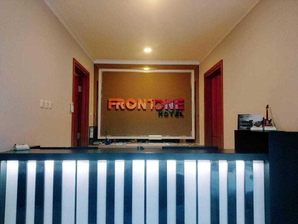 Front One Hotel