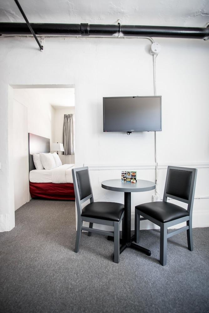 American Hotel