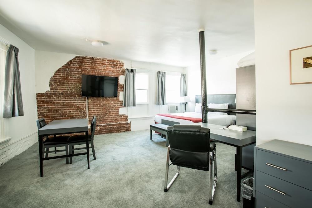 American Hotel