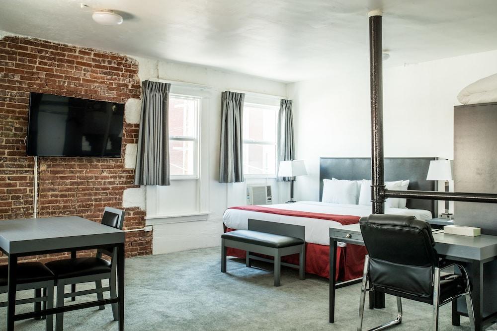 American Hotel