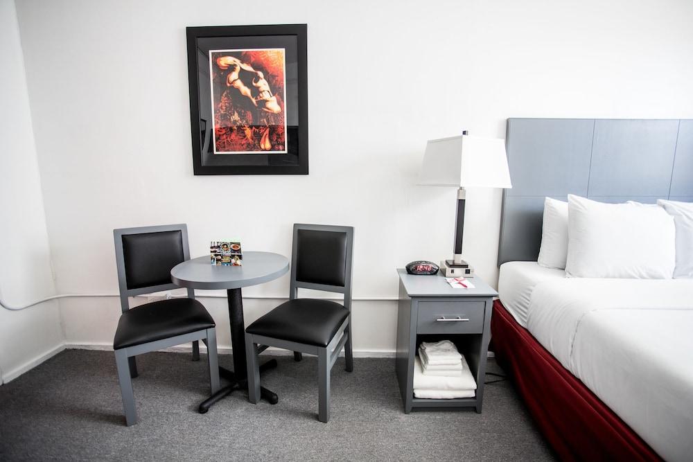 American Hotel