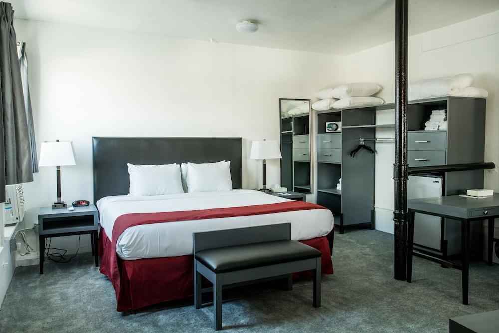 American Hotel