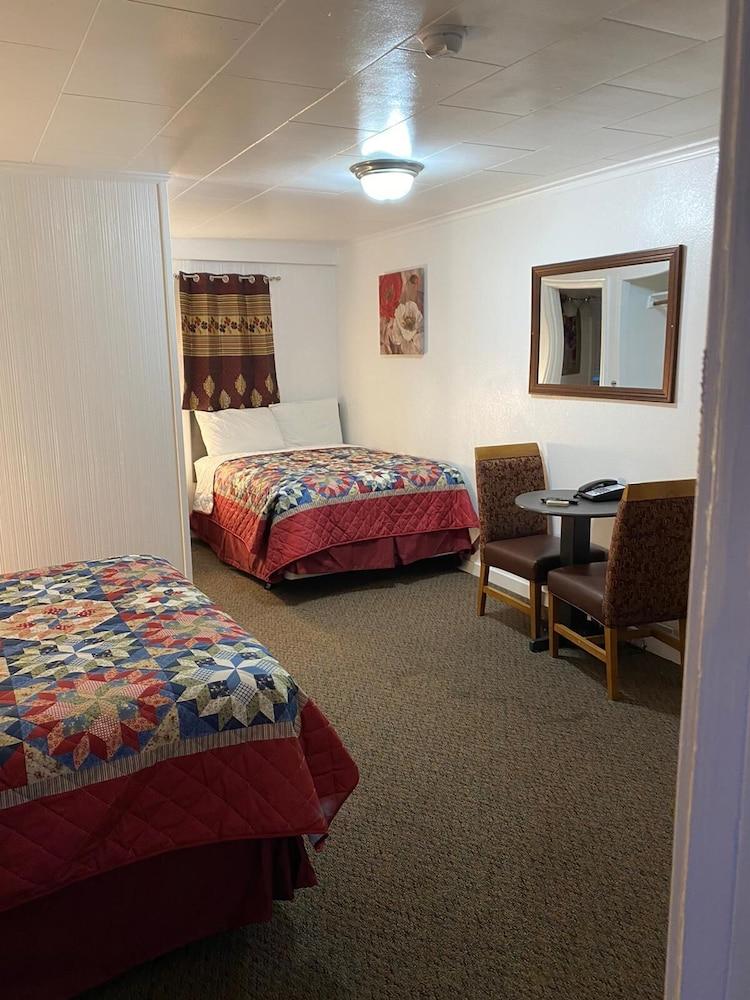 Chalet Motel