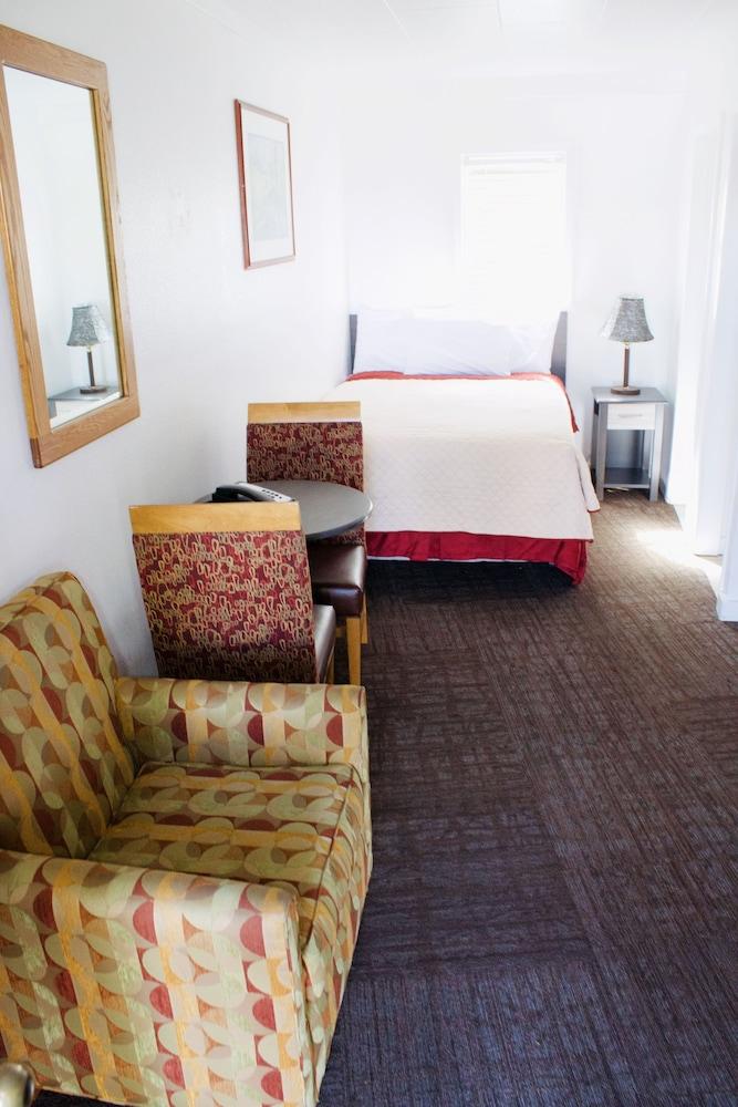 Chalet Motel