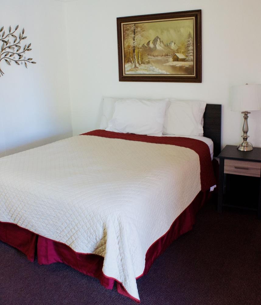 Chalet Motel