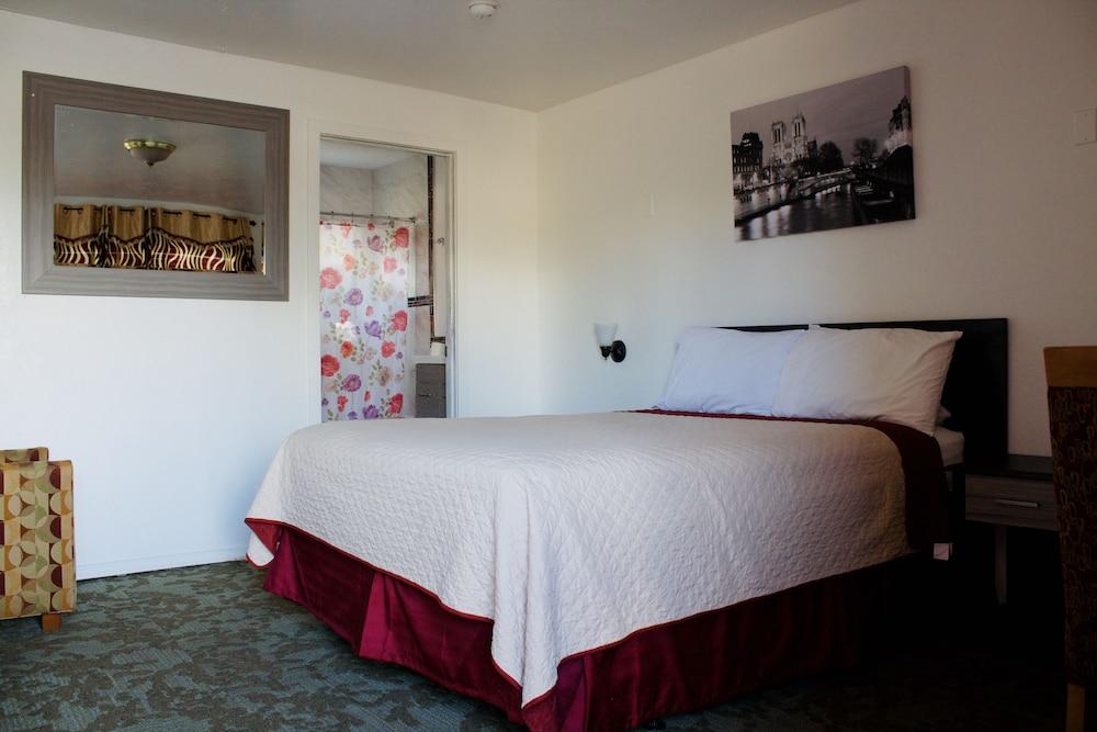 Chalet Motel