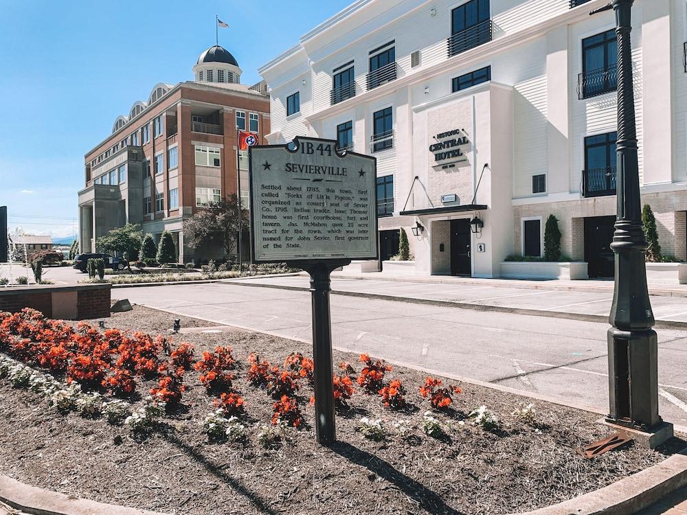 Historic Central Hotel