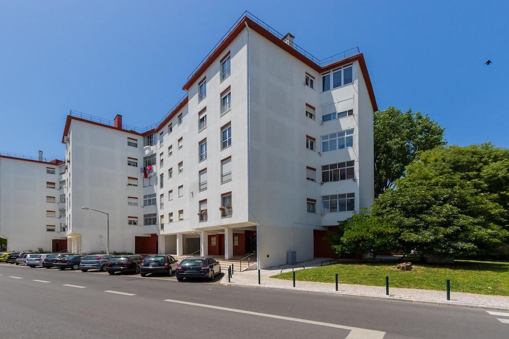 Bed and Breakfast Lisbon Airport Hostel