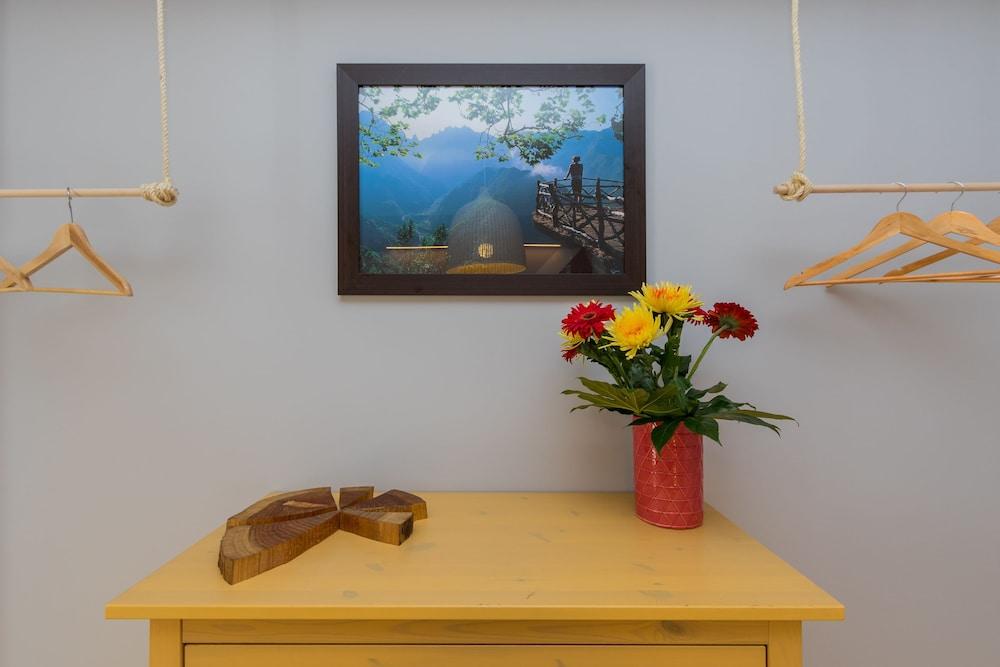 Bed and Breakfast Lisbon Airport Hostel