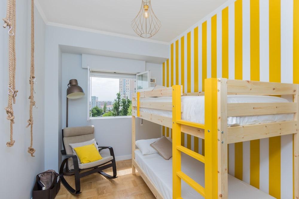 Bed and Breakfast Lisbon Airport Hostel
