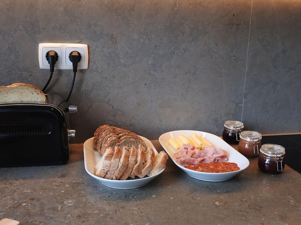 Bed and Breakfast Lisbon Airport Hostel