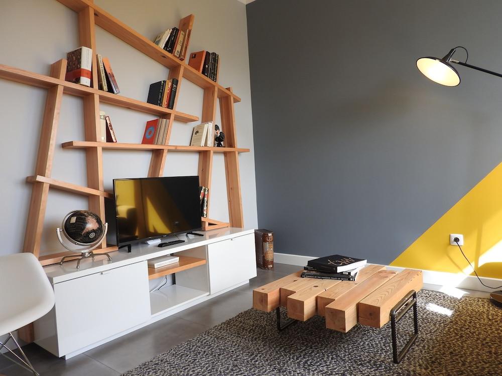 Bed and Breakfast Lisbon Airport Hostel