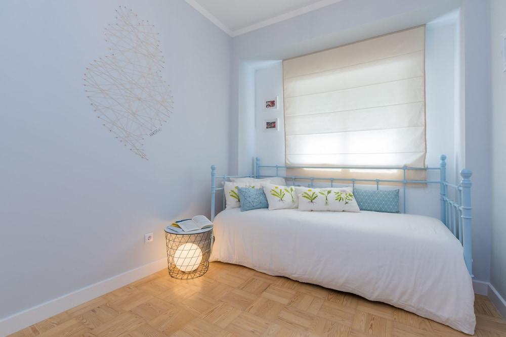 Bed and Breakfast Lisbon Airport Hostel