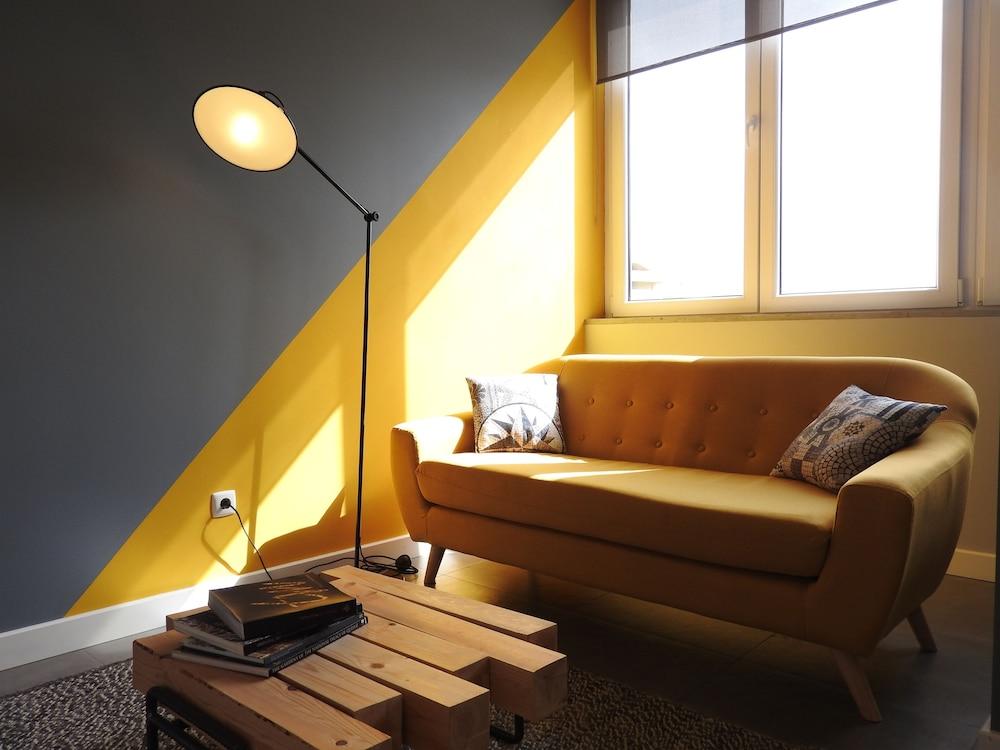 Bed and Breakfast Lisbon Airport Hostel