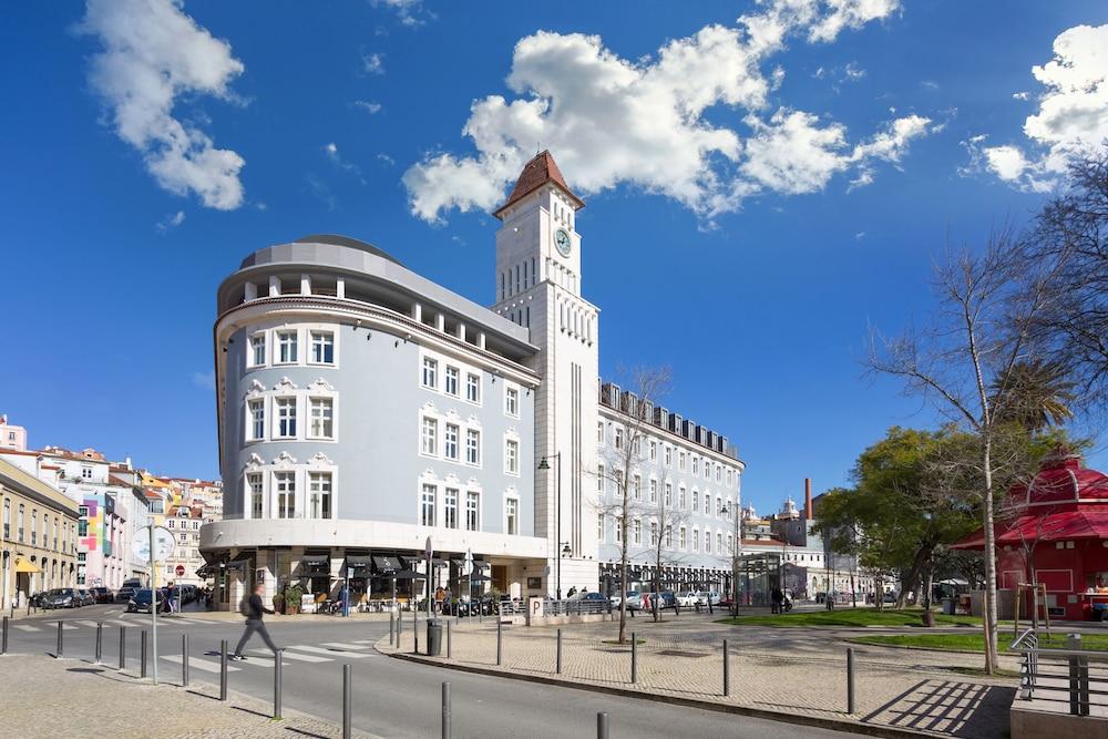 8 Building by Finestay