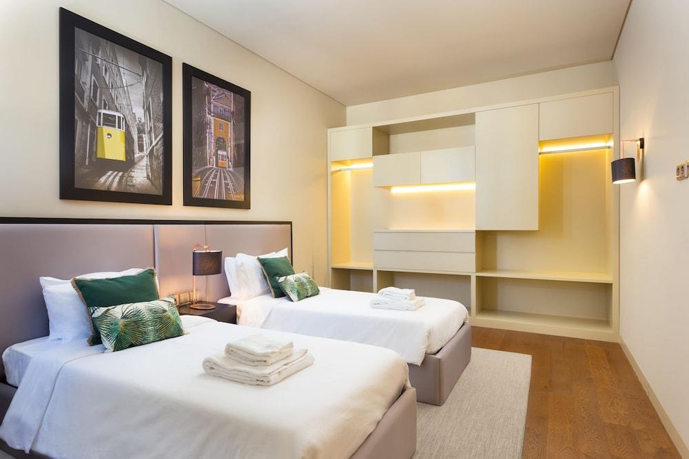 8 Building by Finestay