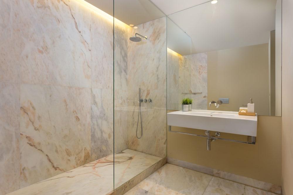 8 Building by Finestay