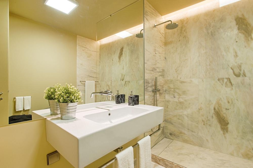8 Building by Finestay