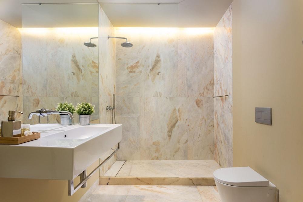 8 Building by Finestay