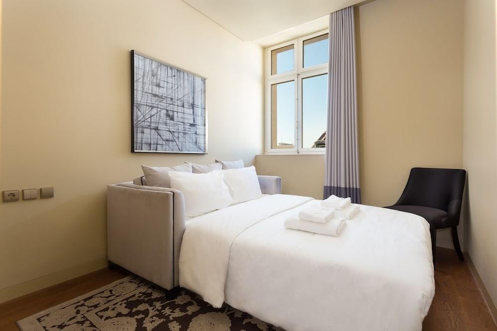 8 Building by Finestay