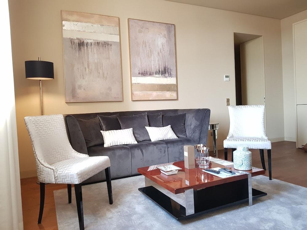 8 Building by Finestay