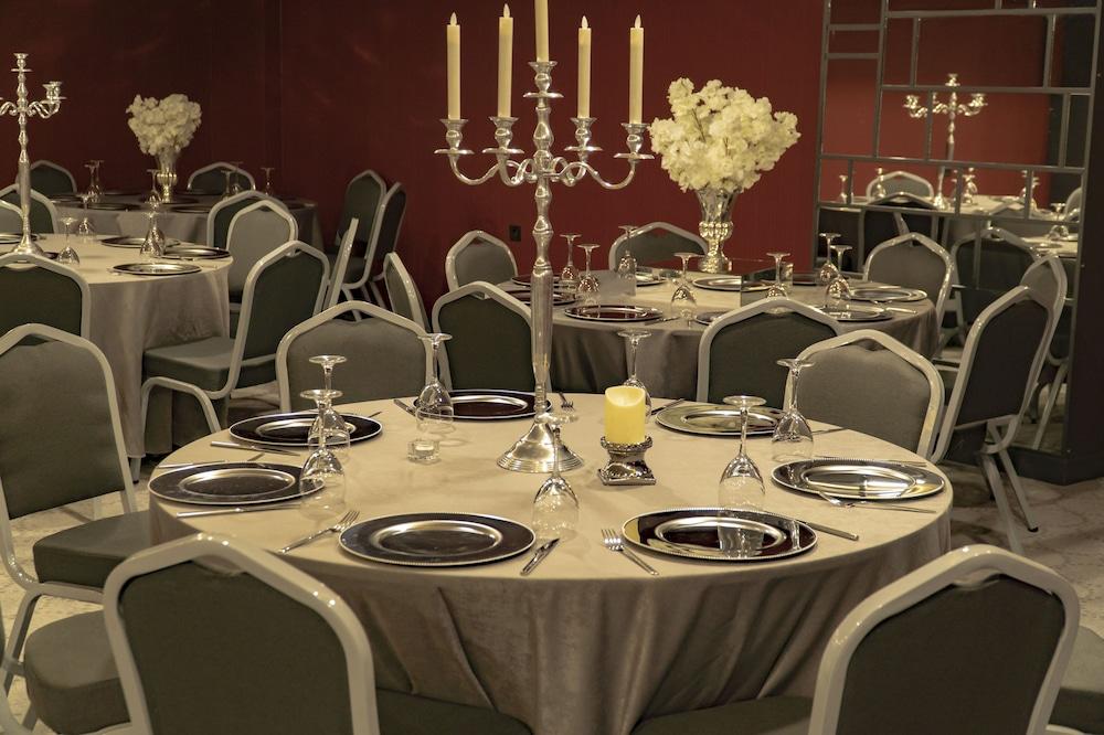 Angel's Park Hotel