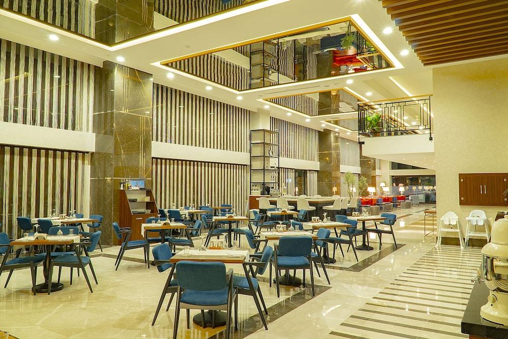 Angel's Park Hotel
