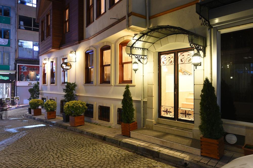 Elyka Hotel