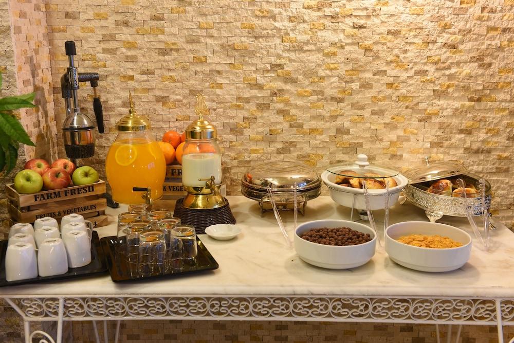 Elyka Hotel