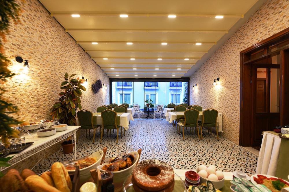 Elyka Hotel