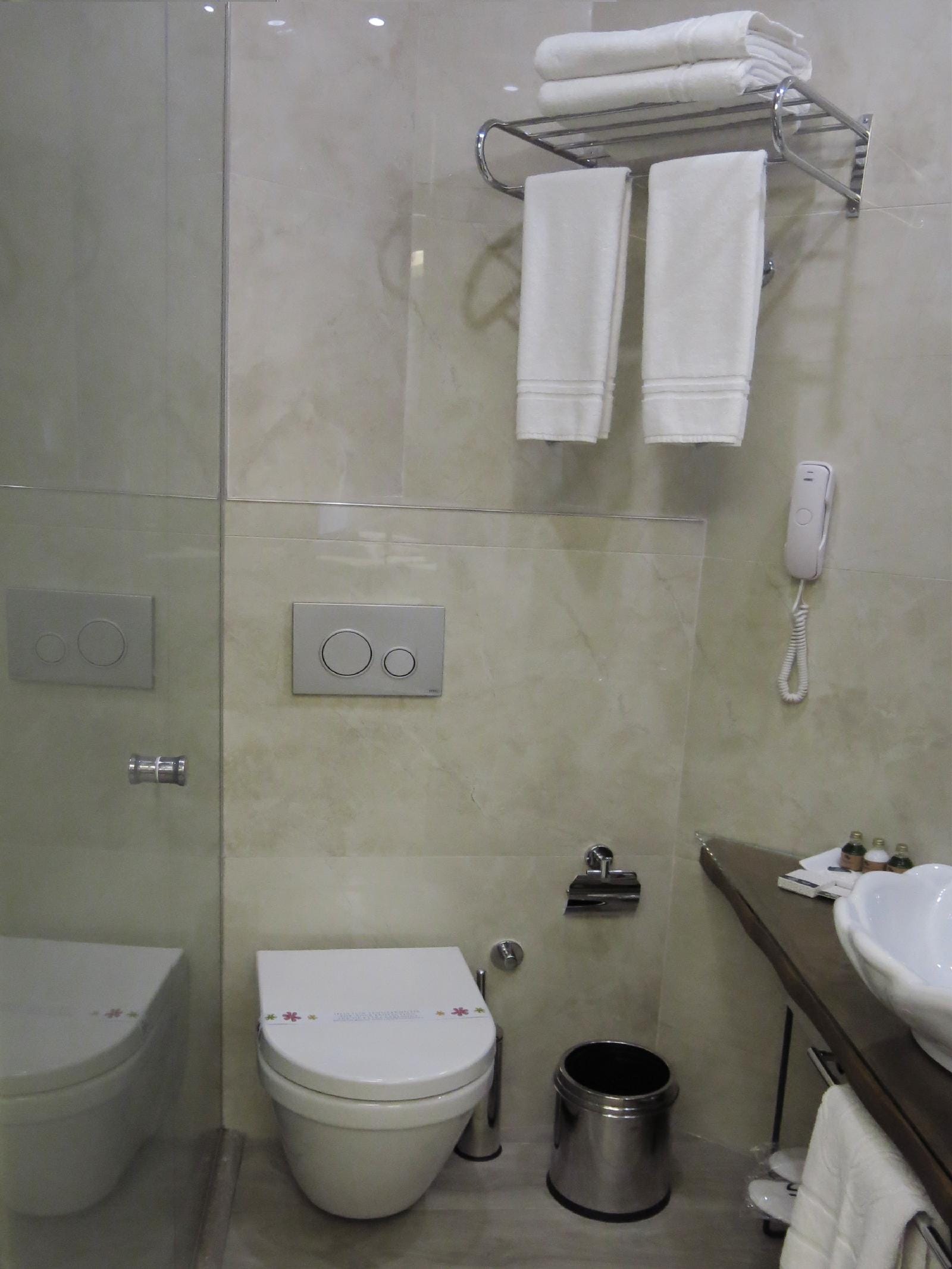 Galatahan Hotel
