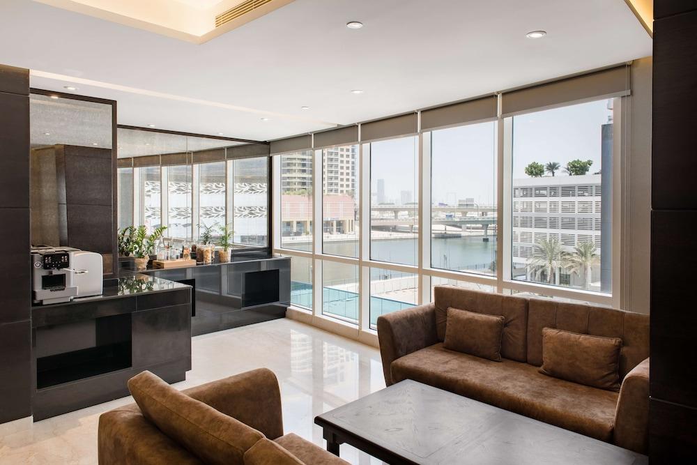 Radisson Blu Hotel, Dubai Canal View