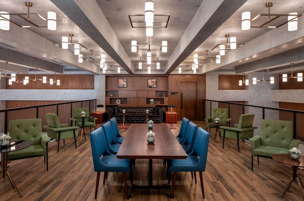 DoubleTree by Hilton Dubai M square Hotel & Residences