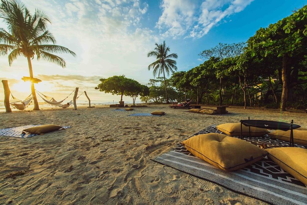 Nantipa - A Tico Beach Experience