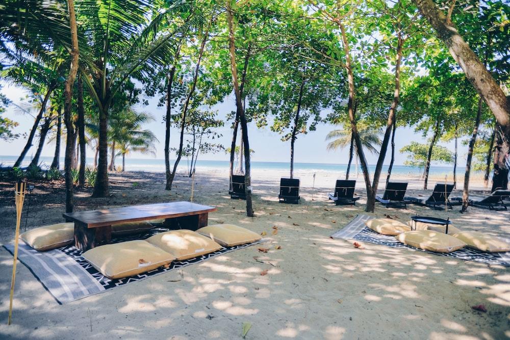 Nantipa - A Tico Beach Experience